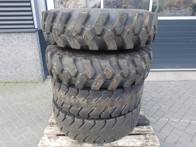 Liebherr LH24M-Michelin 11.00R20-Tyre/Reifen/Band - Gume i felge za Građevinski strojevi: slika Liebherr LH24M-Michelin 11.00R20-Tyre/Reifen/Band - Gume i felge za Građevinski strojevi Liebherr LH24M-Michelin 11.00R20-Tyre/Reifen/Band - Gume i felge za Građevinski strojevi: slika Liebherr LH24M-Michelin 11.00R20-Tyre/Reifen/Band - Gume i felge za Građevinski strojevi
