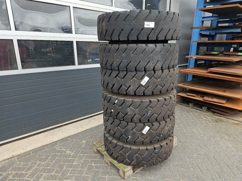 Liebherr LH24M-Michelin 11.00R20-Tyre/Reifen/Band - Gume i felge za Građevinski strojevi: slika Liebherr LH24M-Michelin 11.00R20-Tyre/Reifen/Band - Gume i felge za Građevinski strojevi Liebherr LH24M-Michelin 11.00R20-Tyre/Reifen/Band - Gume i felge za Građevinski strojevi: slika Liebherr LH24M-Michelin 11.00R20-Tyre/Reifen/Band - Gume i felge za Građevinski strojevi