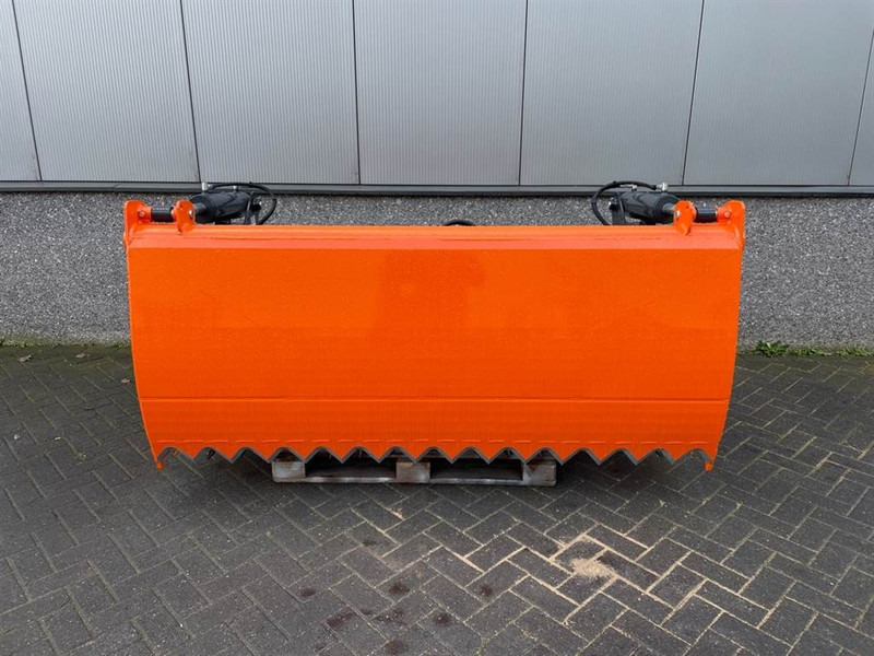 MAMMUT SC220M - Silage cutter/Silageschneider/Kuilhapper - Oprema za silose: slika MAMMUT SC220M - Silage cutter/Silageschneider/Kuilhapper - Oprema za silose MAMMUT SC220M - Silage cutter/Silageschneider/Kuilhapper - Oprema za silose: slika MAMMUT SC220M - Silage cutter/Silageschneider/Kuilhapper - Oprema za silose