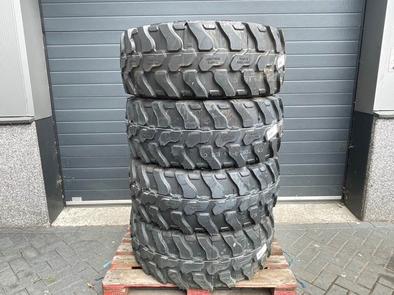 Magna 405/70R18-Tire/Reifen/Band - Gume i felge za Građevinski strojevi: slika Magna 405/70R18-Tire/Reifen/Band - Gume i felge za Građevinski strojevi Magna 405/70R18-Tire/Reifen/Band - Gume i felge za Građevinski strojevi: slika Magna 405/70R18-Tire/Reifen/Band - Gume i felge za Građevinski strojevi