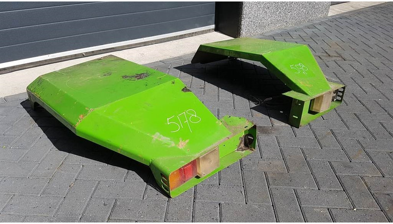 Manitou MT 1237 - Fender/Kotflügel/Spatbord - Blatobran za Građevinski strojevi: slika Manitou MT 1237 - Fender/Kotflügel/Spatbord - Blatobran za Građevinski strojevi Manitou MT 1237 - Fender/Kotflügel/Spatbord - Blatobran za Građevinski strojevi: slika Manitou MT 1237 - Fender/Kotflügel/Spatbord - Blatobran za Građevinski strojevi