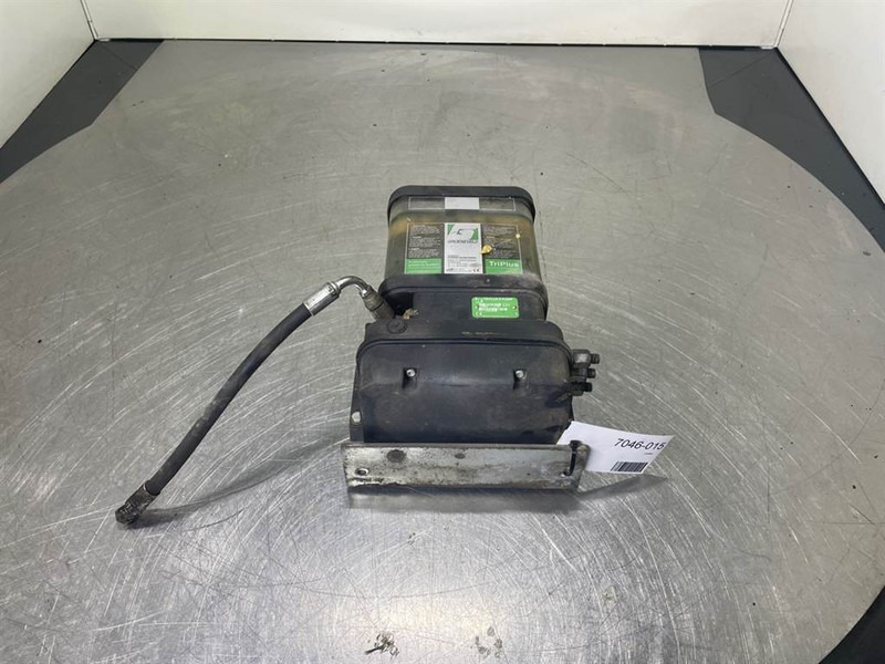 Mecalac 12MTX-F129083 12V-Lubricating system - Okvir/ Šasija za Građevinski strojevi: slika Mecalac 12MTX-F129083 12V-Lubricating system - Okvir/ Šasija za Građevinski strojevi Mecalac 12MTX-F129083 12V-Lubricating system - Okvir/ Šasija za Građevinski strojevi: slika Mecalac 12MTX-F129083 12V-Lubricating system - Okvir/ Šasija za Građevinski strojevi