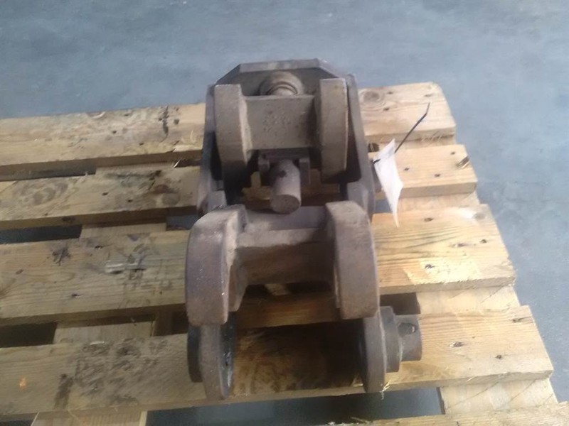 NADO Excomat NE 565 - Bobcat - Quick coupler - Brza spojka: slika NADO Excomat NE 565 - Bobcat - Quick coupler - Brza spojka NADO Excomat NE 565 - Bobcat - Quick coupler - Brza spojka: slika NADO Excomat NE 565 - Bobcat - Quick coupler - Brza spojka