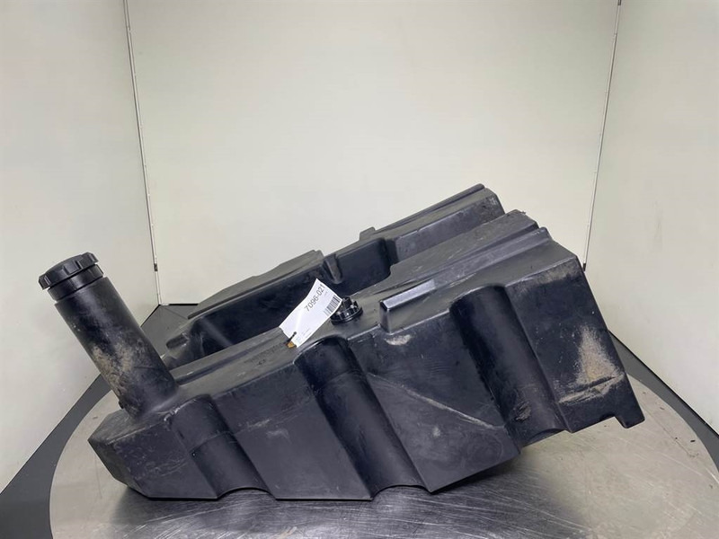 New Holland W110C-87400409-Fuel tank/Kraftstofftank - Okvir/ Šasija za Građevinski strojevi: slika New Holland W110C-87400409-Fuel tank/Kraftstofftank - Okvir/ Šasija za Građevinski strojevi New Holland W110C-87400409-Fuel tank/Kraftstofftank - Okvir/ Šasija za Građevinski strojevi: slika New Holland W110C-87400409-Fuel tank/Kraftstofftank - Okvir/ Šasija za Građevinski strojevi