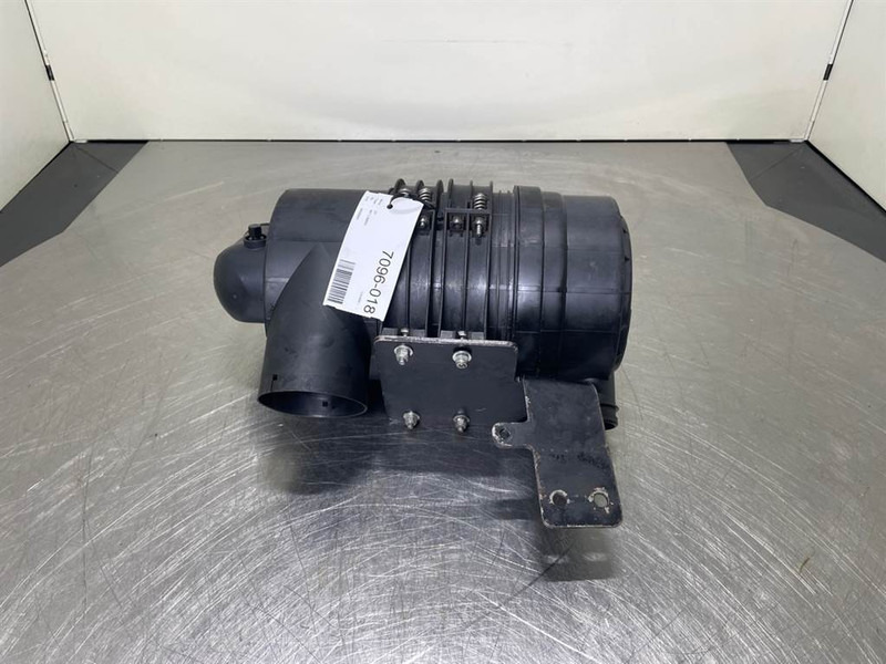 New Holland W110C - Air filter/Luftfilter/Luchtfilter - Motor za Građevinski strojevi: slika New Holland W110C - Air filter/Luftfilter/Luchtfilter - Motor za Građevinski strojevi New Holland W110C - Air filter/Luftfilter/Luchtfilter - Motor za Građevinski strojevi: slika New Holland W110C - Air filter/Luftfilter/Luchtfilter - Motor za Građevinski strojevi
