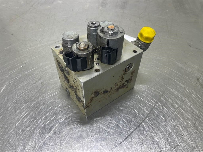 New Holland W110C-CNH 8500565-Valve/Ventile/Ventiel - Hidraulika za Građevinski strojevi: slika New Holland W110C-CNH 8500565-Valve/Ventile/Ventiel - Hidraulika za Građevinski strojevi New Holland W110C-CNH 8500565-Valve/Ventile/Ventiel - Hidraulika za Građevinski strojevi: slika New Holland W110C-CNH 8500565-Valve/Ventile/Ventiel - Hidraulika za Građevinski strojevi