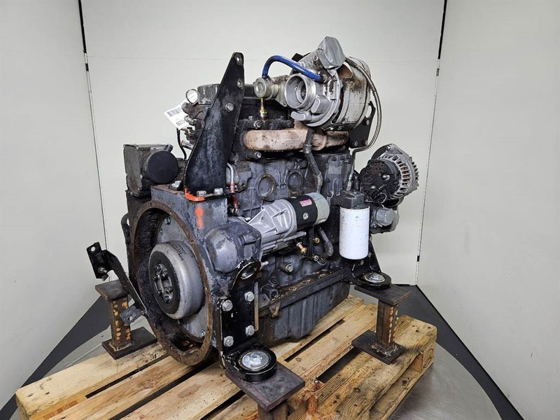 New Holland W110C-FPT F4HFE413J-Engine/Motor - Motor za Građevinski strojevi: slika New Holland W110C-FPT F4HFE413J-Engine/Motor - Motor za Građevinski strojevi New Holland W110C-FPT F4HFE413J-Engine/Motor - Motor za Građevinski strojevi: slika New Holland W110C-FPT F4HFE413J-Engine/Motor - Motor za Građevinski strojevi