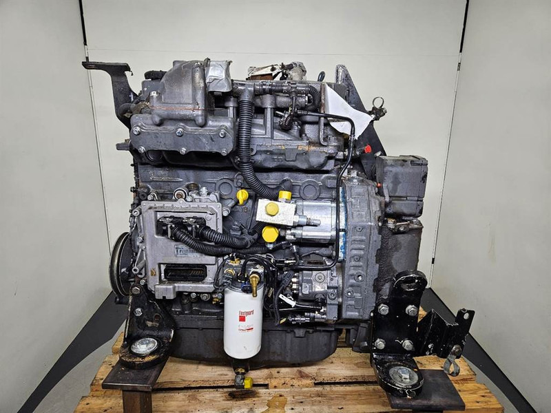 New Holland W110C-FPT F4HFE413J-Engine/Motor - Motor za Građevinski strojevi: slika New Holland W110C-FPT F4HFE413J-Engine/Motor - Motor za Građevinski strojevi New Holland W110C-FPT F4HFE413J-Engine/Motor - Motor za Građevinski strojevi: slika New Holland W110C-FPT F4HFE413J-Engine/Motor - Motor za Građevinski strojevi