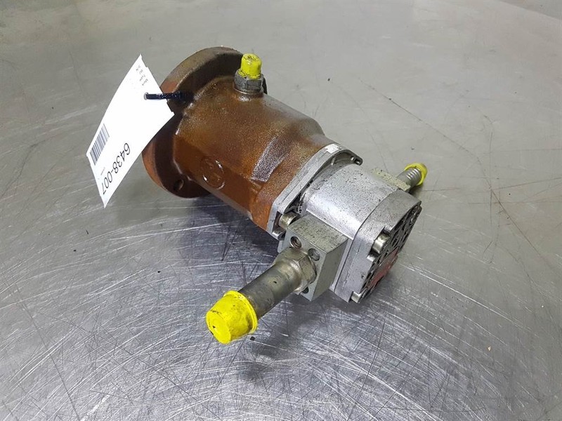 Poclain 904333031-W3943531-Hydraulic motor/Hydraulikmotor - Hidraulika za Građevinski strojevi: slika Poclain 904333031-W3943531-Hydraulic motor/Hydraulikmotor - Hidraulika za Građevinski strojevi Poclain 904333031-W3943531-Hydraulic motor/Hydraulikmotor - Hidraulika za Građevinski strojevi: slika Poclain 904333031-W3943531-Hydraulic motor/Hydraulikmotor - Hidraulika za Građevinski strojevi