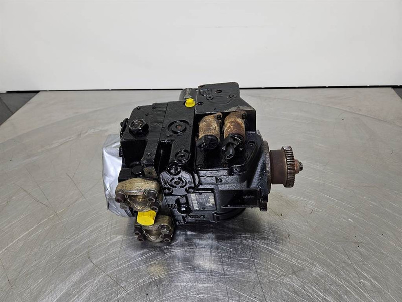 Sauer Danfoss 90R042FCPBB80R7T8-Drive pump/Fahrpumpe/Rijpomp - Hidraulika za Građevinski strojevi: slika Sauer Danfoss 90R042FCPBB80R7T8-Drive pump/Fahrpumpe/Rijpomp - Hidraulika za Građevinski strojevi Sauer Danfoss 90R042FCPBB80R7T8-Drive pump/Fahrpumpe/Rijpomp - Hidraulika za Građevinski strojevi: slika Sauer Danfoss 90R042FCPBB80R7T8-Drive pump/Fahrpumpe/Rijpomp - Hidraulika za Građevinski strojevi