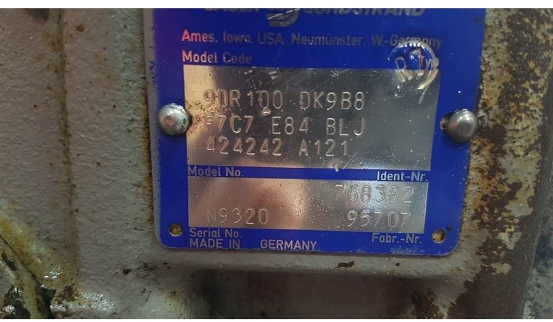 Sauer Sundstrand 90R100DK9B8 - Paus RL1051 - Pump - Hidraulika: slika Sauer Sundstrand 90R100DK9B8 - Paus RL1051 - Pump - Hidraulika Sauer Sundstrand 90R100DK9B8 - Paus RL1051 - Pump - Hidraulika: slika Sauer Sundstrand 90R100DK9B8 - Paus RL1051 - Pump - Hidraulika