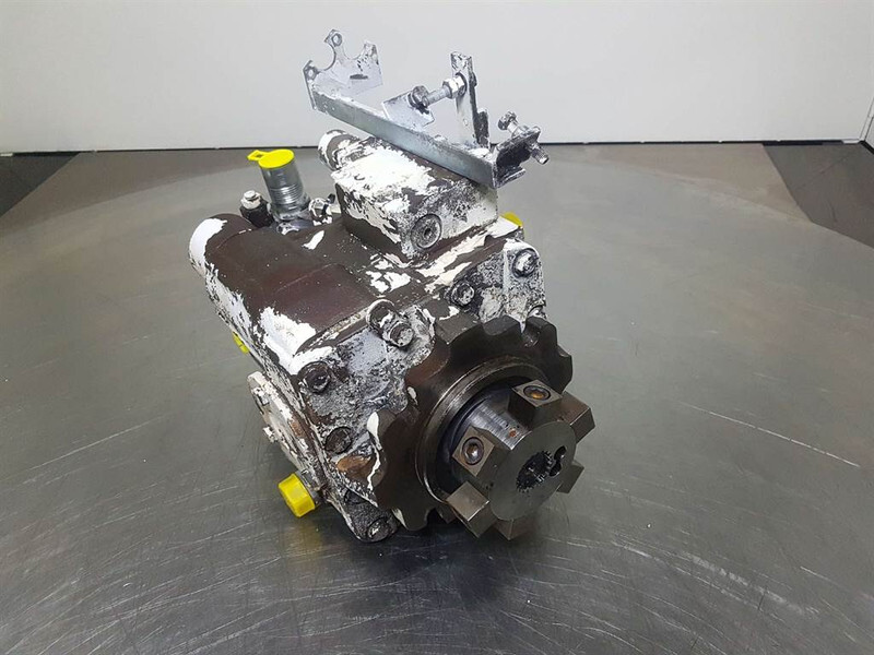 Sauer Sundstrand SPV2/070-R6Z-PS183-Drive pump/Fah - Hidraulika za Građevinski strojevi: slika Sauer Sundstrand SPV2/070-R6Z-PS183-Drive pump/Fah - Hidraulika za Građevinski strojevi Sauer Sundstrand SPV2/070-R6Z-PS183-Drive pump/Fah - Hidraulika za Građevinski strojevi: slika Sauer Sundstrand SPV2/070-R6Z-PS183-Drive pump/Fah - Hidraulika za Građevinski strojevi