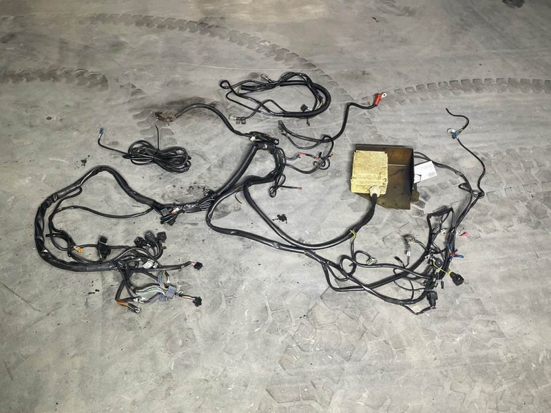 Schaeff SKL834-5110662033-Wiring harness/Kabelbaum - Električni sustav za Građevinski strojevi: slika Schaeff SKL834-5110662033-Wiring harness/Kabelbaum - Električni sustav za Građevinski strojevi Schaeff SKL834-5110662033-Wiring harness/Kabelbaum - Električni sustav za Građevinski strojevi: slika Schaeff SKL834-5110662033-Wiring harness/Kabelbaum - Električni sustav za Građevinski strojevi