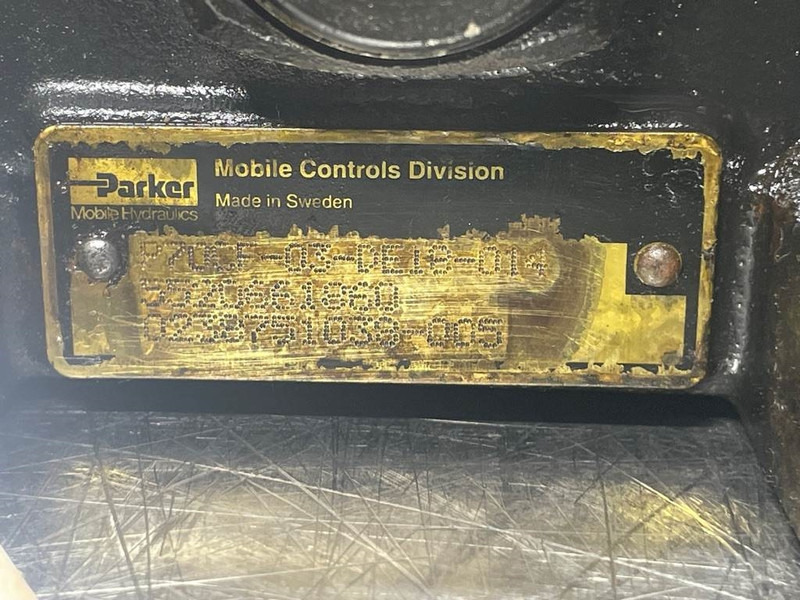 Schaeff SKL834-5520661860-Parker-Valve/Ventile/Ventiel - Hidraulika za Građevinski strojevi: slika Schaeff SKL834-5520661860-Parker-Valve/Ventile/Ventiel - Hidraulika za Građevinski strojevi Schaeff SKL834-5520661860-Parker-Valve/Ventile/Ventiel - Hidraulika za Građevinski strojevi: slika Schaeff SKL834-5520661860-Parker-Valve/Ventile/Ventiel - Hidraulika za Građevinski strojevi
