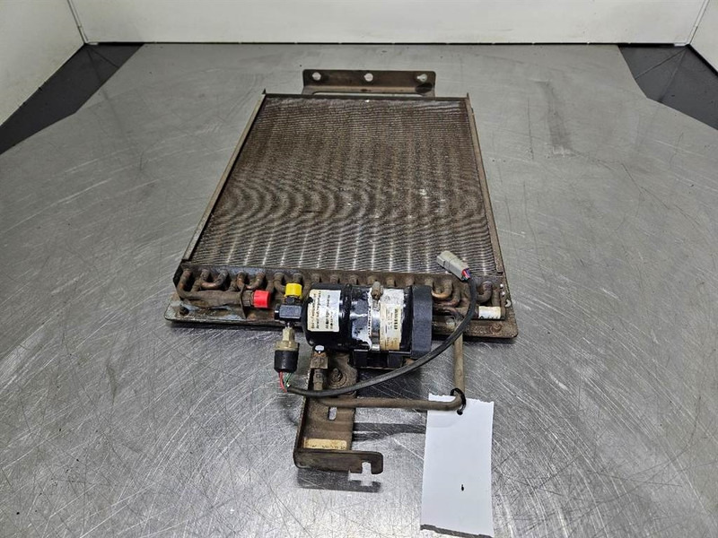 Sennebogen 835E-156803-Airco condenser/Klimakondensator - Okvir/ Šasija za Građevinski strojevi: slika Sennebogen 835E-156803-Airco condenser/Klimakondensator - Okvir/ Šasija za Građevinski strojevi Sennebogen 835E-156803-Airco condenser/Klimakondensator - Okvir/ Šasija za Građevinski strojevi: slika Sennebogen 835E-156803-Airco condenser/Klimakondensator - Okvir/ Šasija za Građevinski strojevi