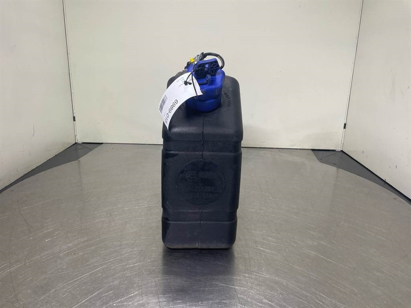 Sennebogen 835E-Cummins 4387616-AdBlue tank - Okvir/ Šasija za Građevinski strojevi: slika Sennebogen 835E-Cummins 4387616-AdBlue tank - Okvir/ Šasija za Građevinski strojevi Sennebogen 835E-Cummins 4387616-AdBlue tank - Okvir/ Šasija za Građevinski strojevi: slika Sennebogen 835E-Cummins 4387616-AdBlue tank - Okvir/ Šasija za Građevinski strojevi