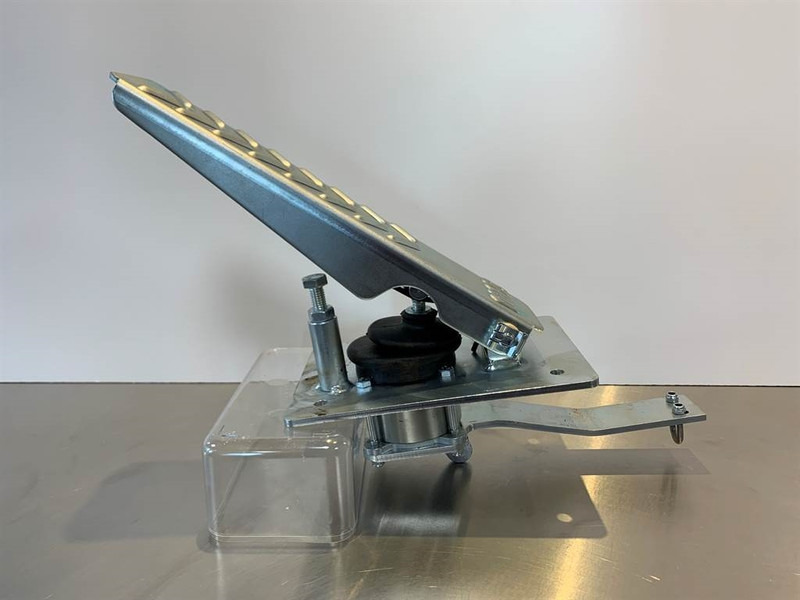 Terex TL/SKL/SKS-5692609966-Gas pedal - Kabina i unutrašnjost za Građevinski strojevi: slika Terex TL/SKL/SKS-5692609966-Gas pedal - Kabina i unutrašnjost za Građevinski strojevi Terex TL/SKL/SKS-5692609966-Gas pedal - Kabina i unutrašnjost za Građevinski strojevi: slika Terex TL/SKL/SKS-5692609966-Gas pedal - Kabina i unutrašnjost za Građevinski strojevi