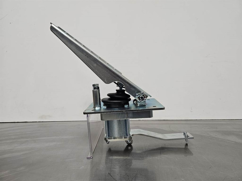 Terex TL/SKL/SKS-5692657905-Gas pedal - Kabina i unutrašnjost za Građevinski strojevi: slika Terex TL/SKL/SKS-5692657905-Gas pedal - Kabina i unutrašnjost za Građevinski strojevi Terex TL/SKL/SKS-5692657905-Gas pedal - Kabina i unutrašnjost za Građevinski strojevi: slika Terex TL/SKL/SKS-5692657905-Gas pedal - Kabina i unutrašnjost za Građevinski strojevi