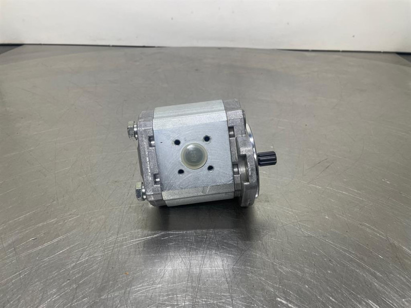 Terex TL120-5090661561-Gearpump/Zahnradpumpe - Hidraulika za Građevinski strojevi: slika Terex TL120-5090661561-Gearpump/Zahnradpumpe - Hidraulika za Građevinski strojevi Terex TL120-5090661561-Gearpump/Zahnradpumpe - Hidraulika za Građevinski strojevi: slika Terex TL120-5090661561-Gearpump/Zahnradpumpe - Hidraulika za Građevinski strojevi
