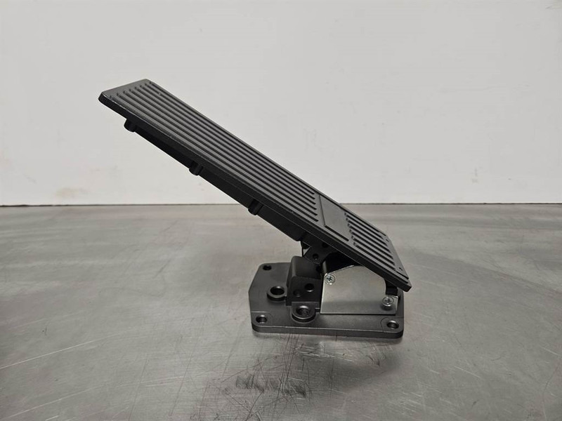 Terex TL260-5350260006-Gas pedal/Fusspedal/Gaspedaal - Električni sustav za Građevinski strojevi: slika Terex TL260-5350260006-Gas pedal/Fusspedal/Gaspedaal - Električni sustav za Građevinski strojevi Terex TL260-5350260006-Gas pedal/Fusspedal/Gaspedaal - Električni sustav za Građevinski strojevi: slika Terex TL260-5350260006-Gas pedal/Fusspedal/Gaspedaal - Električni sustav za Građevinski strojevi