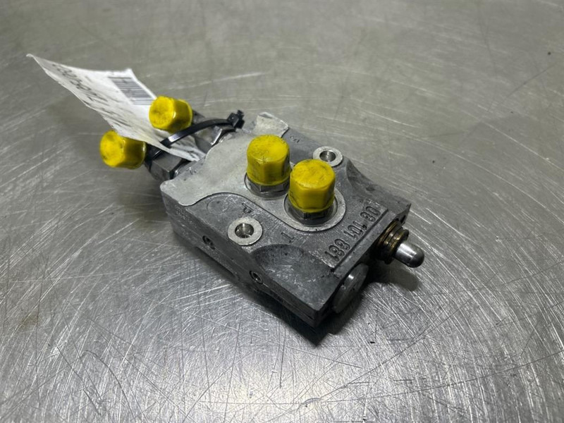 Terex TW150-6047883-Valve/Ventile/Ventiel - Hidraulika za Građevinski strojevi: slika Terex TW150-6047883-Valve/Ventile/Ventiel - Hidraulika za Građevinski strojevi Terex TW150-6047883-Valve/Ventile/Ventiel - Hidraulika za Građevinski strojevi: slika Terex TW150-6047883-Valve/Ventile/Ventiel - Hidraulika za Građevinski strojevi