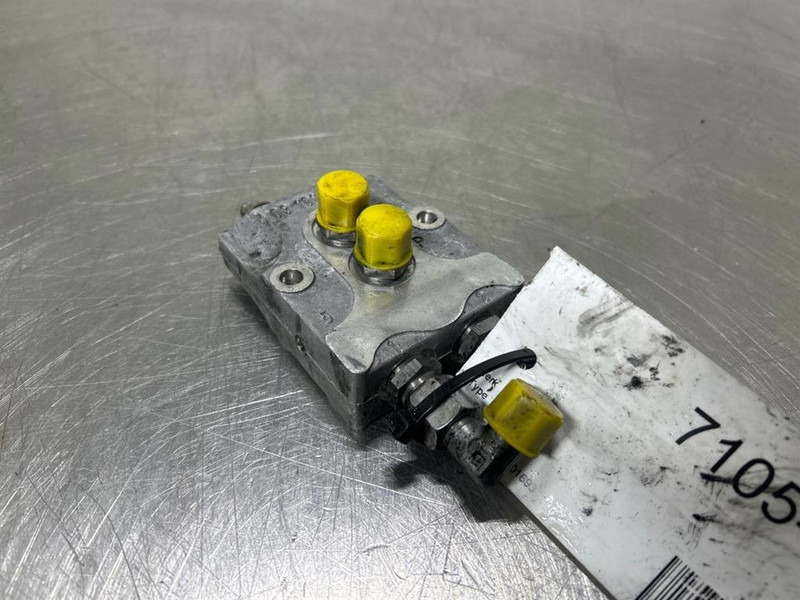 Terex TW150-6047883-Valve/Ventile/Ventiel - Hidraulika za Građevinski strojevi: slika Terex TW150-6047883-Valve/Ventile/Ventiel - Hidraulika za Građevinski strojevi Terex TW150-6047883-Valve/Ventile/Ventiel - Hidraulika za Građevinski strojevi: slika Terex TW150-6047883-Valve/Ventile/Ventiel - Hidraulika za Građevinski strojevi