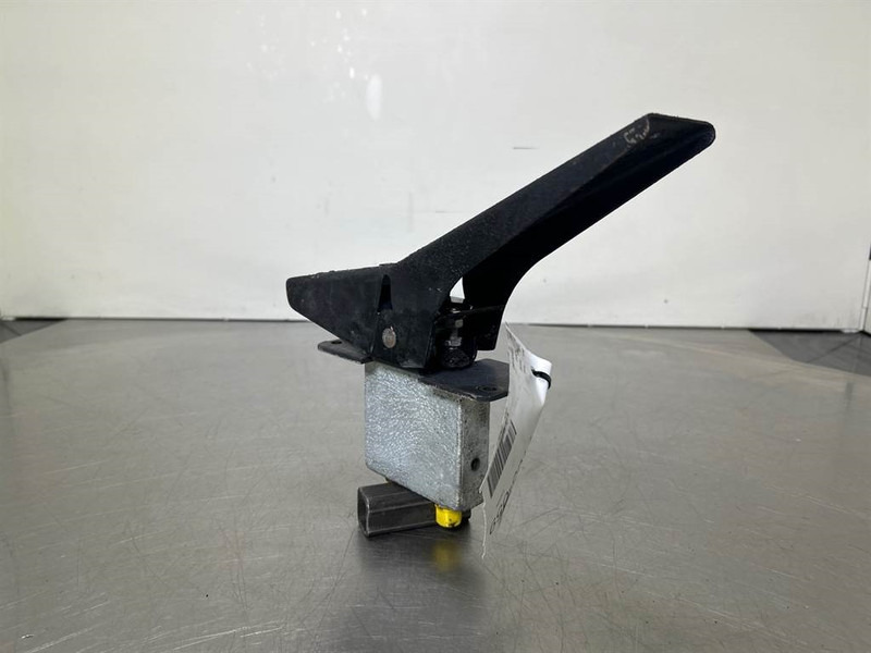 Terex TW150-Atlas 6073926-Pedal/Pedaal - Kabina i unutrašnjost za Građevinski strojevi: slika Terex TW150-Atlas 6073926-Pedal/Pedaal - Kabina i unutrašnjost za Građevinski strojevi Terex TW150-Atlas 6073926-Pedal/Pedaal - Kabina i unutrašnjost za Građevinski strojevi: slika Terex TW150-Atlas 6073926-Pedal/Pedaal - Kabina i unutrašnjost za Građevinski strojevi