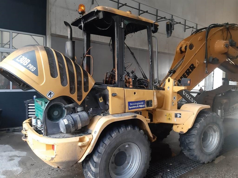 Volvo L 30 B-Z / SX (For parts) - Utovarivač na kotačima: slika Volvo L 30 B-Z / SX (For parts) - Utovarivač na kotačima Volvo L 30 B-Z / SX (For parts) - Utovarivač na kotačima: slika Volvo L 30 B-Z / SX (For parts) - Utovarivač na kotačima