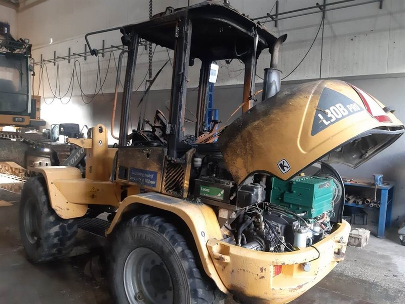 Volvo L 30 B-Z / SX (For parts) - Utovarivač na kotačima: slika Volvo L 30 B-Z / SX (For parts) - Utovarivač na kotačima Volvo L 30 B-Z / SX (For parts) - Utovarivač na kotačima: slika Volvo L 30 B-Z / SX (For parts) - Utovarivač na kotačima