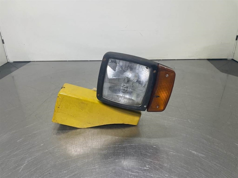 Volvo L30D-ZM2808249-Headlight/Leuchte/Verlichting - Električni sustav za Građevinski strojevi: slika Volvo L30D-ZM2808249-Headlight/Leuchte/Verlichting - Električni sustav za Građevinski strojevi Volvo L30D-ZM2808249-Headlight/Leuchte/Verlichting - Električni sustav za Građevinski strojevi: slika Volvo L30D-ZM2808249-Headlight/Leuchte/Verlichting - Električni sustav za Građevinski strojevi