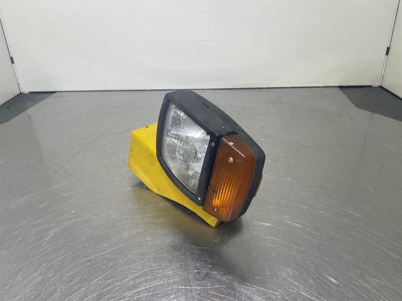 Volvo L30D-ZM2808249-Headlight/Leuchte/Verlichting - Električni sustav za Građevinski strojevi: slika Volvo L30D-ZM2808249-Headlight/Leuchte/Verlichting - Električni sustav za Građevinski strojevi Volvo L30D-ZM2808249-Headlight/Leuchte/Verlichting - Električni sustav za Građevinski strojevi: slika Volvo L30D-ZM2808249-Headlight/Leuchte/Verlichting - Električni sustav za Građevinski strojevi