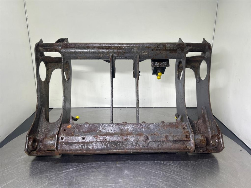 Volvo L40B-TP - Quick coupler/Wechsler/Snelwissel - Brza spojka za Građevinski strojevi: slika Volvo L40B-TP - Quick coupler/Wechsler/Snelwissel - Brza spojka za Građevinski strojevi Volvo L40B-TP - Quick coupler/Wechsler/Snelwissel - Brza spojka za Građevinski strojevi: slika Volvo L40B-TP - Quick coupler/Wechsler/Snelwissel - Brza spojka za Građevinski strojevi