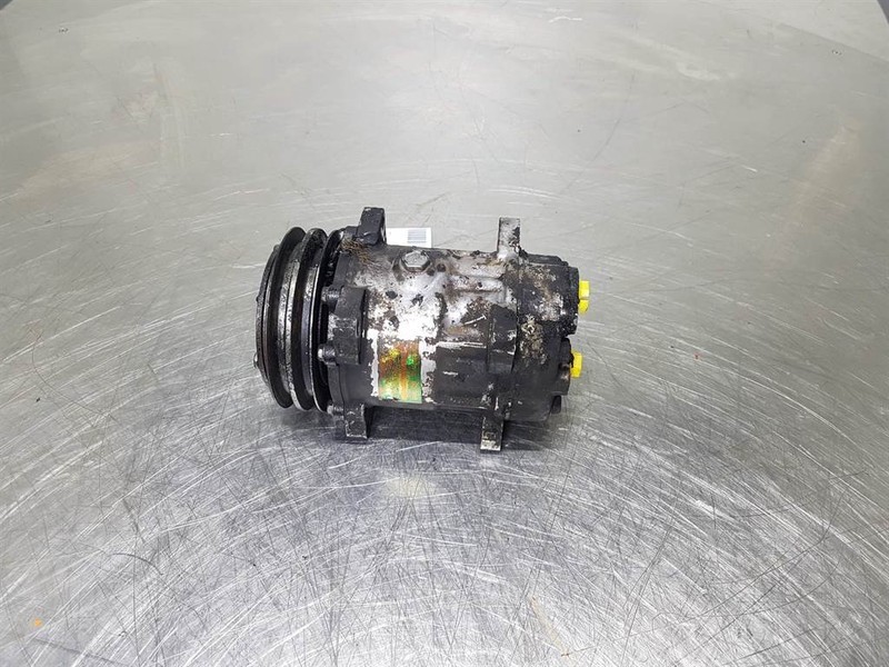 Volvo -Sanden SD7H15-Compressor/Kompressor/Aircopomp - A/C kompresor za Građevinski strojevi: slika Volvo -Sanden SD7H15-Compressor/Kompressor/Aircopomp - A/C kompresor za Građevinski strojevi Volvo -Sanden SD7H15-Compressor/Kompressor/Aircopomp - A/C kompresor za Građevinski strojevi: slika Volvo -Sanden SD7H15-Compressor/Kompressor/Aircopomp - A/C kompresor za Građevinski strojevi
