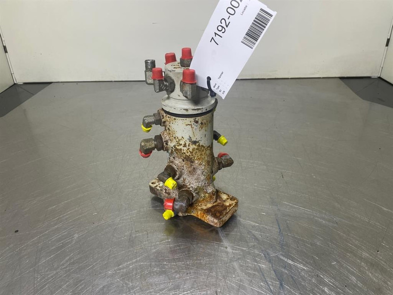 Yanmar SV15-172486-73802-Swing joint/Drehdurchführung - Hidraulika za Građevinski strojevi: slika Yanmar SV15-172486-73802-Swing joint/Drehdurchführung - Hidraulika za Građevinski strojevi Yanmar SV15-172486-73802-Swing joint/Drehdurchführung - Hidraulika za Građevinski strojevi: slika Yanmar SV15-172486-73802-Swing joint/Drehdurchführung - Hidraulika za Građevinski strojevi