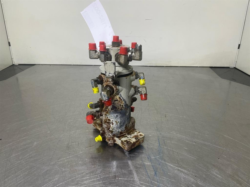 Yanmar SV15-172486-73802-Swing joint/Drehdurchführung - Hidraulika za Građevinski strojevi: slika Yanmar SV15-172486-73802-Swing joint/Drehdurchführung - Hidraulika za Građevinski strojevi Yanmar SV15-172486-73802-Swing joint/Drehdurchführung - Hidraulika za Građevinski strojevi: slika Yanmar SV15-172486-73802-Swing joint/Drehdurchführung - Hidraulika za Građevinski strojevi