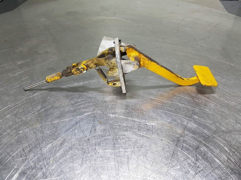 Zettelmeyer ZL1001 - Brake pedal - Kabina i unutrašnjost za Građevinski strojevi: slika Zettelmeyer ZL1001 - Brake pedal - Kabina i unutrašnjost za Građevinski strojevi Zettelmeyer ZL1001 - Brake pedal - Kabina i unutrašnjost za Građevinski strojevi: slika Zettelmeyer ZL1001 - Brake pedal - Kabina i unutrašnjost za Građevinski strojevi