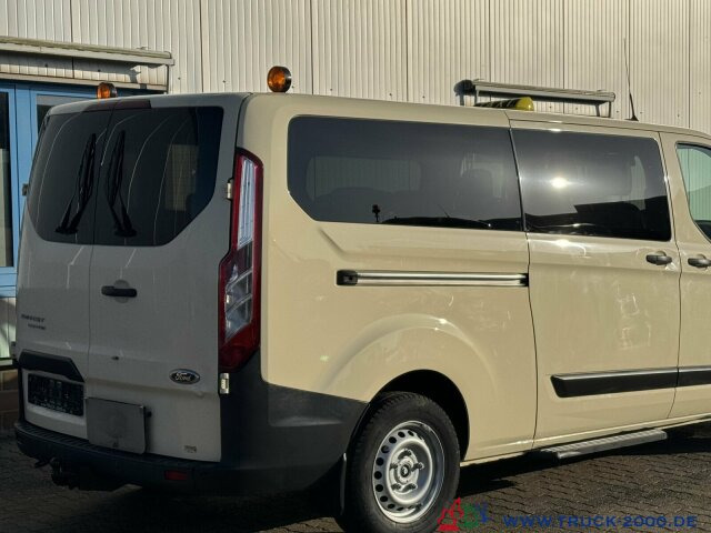 Ford Transit 2.0 TDCI Custom TAXI Ausstattung 9 Sitze - Putnički kombi: slika Ford Transit 2.0 TDCI Custom TAXI Ausstattung 9 Sitze - Putnički kombi Ford Transit 2.0 TDCI Custom TAXI Ausstattung 9 Sitze - Putnički kombi: slika Ford Transit 2.0 TDCI Custom TAXI Ausstattung 9 Sitze - Putnički kombi