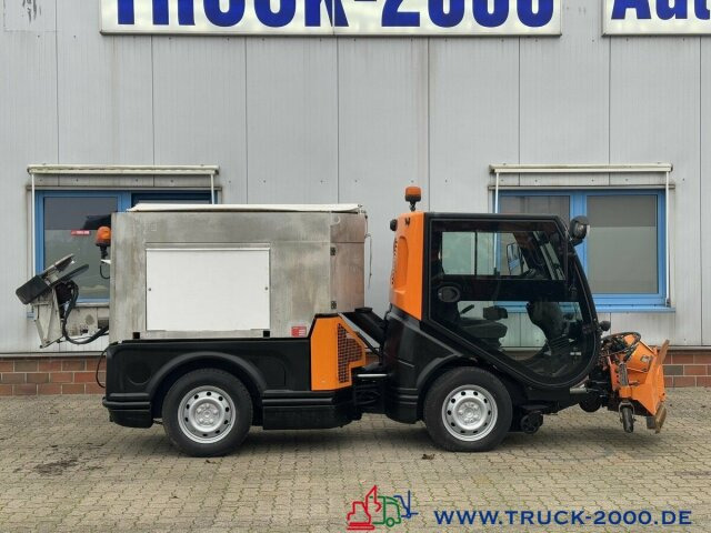 Multicar Nilfisk JungoJet3500 Winterdienst & Kehrmaschine - Cestovna čistilica: slika Multicar Nilfisk JungoJet3500 Winterdienst & Kehrmaschine - Cestovna čistilica Multicar Nilfisk JungoJet3500 Winterdienst & Kehrmaschine - Cestovna čistilica: slika Multicar Nilfisk JungoJet3500 Winterdienst & Kehrmaschine - Cestovna čistilica