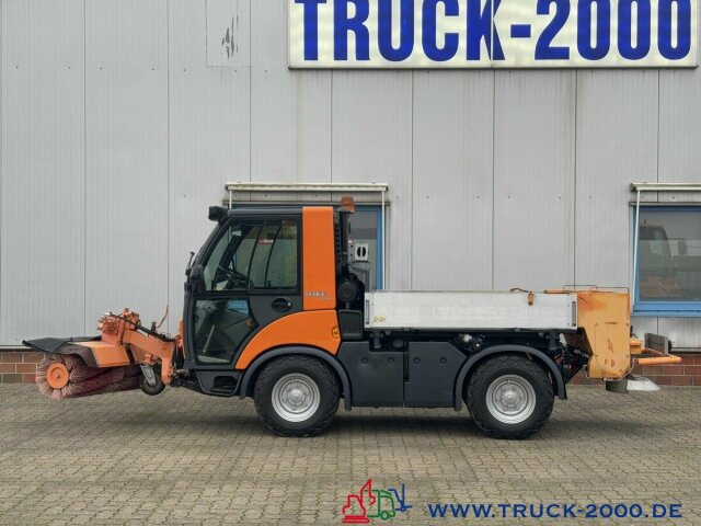 Multicar Tremo X56 Winterdienst Streuer + Besen NUR 14TKM - Cestovna čistilica: slika Multicar Tremo X56 Winterdienst Streuer + Besen NUR 14TKM - Cestovna čistilica Multicar Tremo X56 Winterdienst Streuer + Besen NUR 14TKM - Cestovna čistilica: slika Multicar Tremo X56 Winterdienst Streuer + Besen NUR 14TKM - Cestovna čistilica