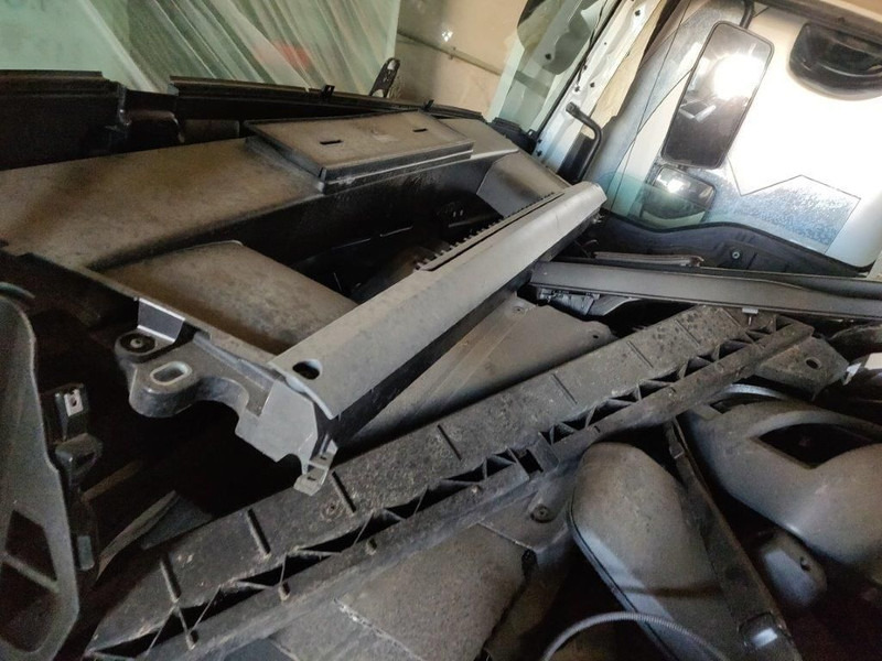 MAN Cabine TGL Euro6 - Kabina i unutrašnjost za Kamion: slika MAN Cabine TGL Euro6 - Kabina i unutrašnjost za Kamion MAN Cabine TGL Euro6 - Kabina i unutrašnjost za Kamion: slika MAN Cabine TGL Euro6 - Kabina i unutrašnjost za Kamion