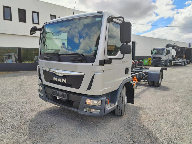 MAN TGL 12.250 Chassis cabine Euro6 - Kamion-šasija: slika MAN TGL 12.250 Chassis cabine Euro6 - Kamion-šasija MAN TGL 12.250 Chassis cabine Euro6 - Kamion-šasija: slika MAN TGL 12.250 Chassis cabine Euro6 - Kamion-šasija