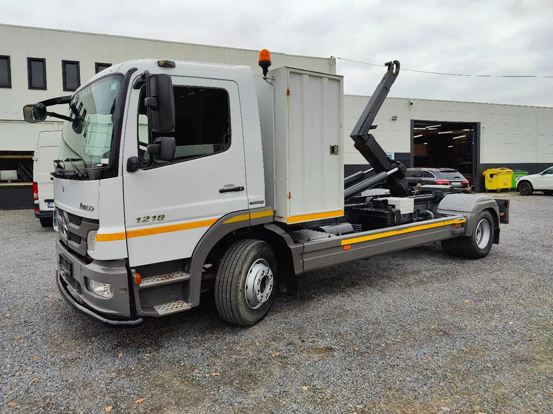 Mercedes-Benz Atego 1218 Containersystem / Hooklift Hyvalift - Kamion s kukastom dizalicom: slika Mercedes-Benz Atego 1218 Containersystem / Hooklift Hyvalift - Kamion s kukastom dizalicom Mercedes-Benz Atego 1218 Containersystem / Hooklift Hyvalift - Kamion s kukastom dizalicom: slika Mercedes-Benz Atego 1218 Containersystem / Hooklift Hyvalift - Kamion s kukastom dizalicom
