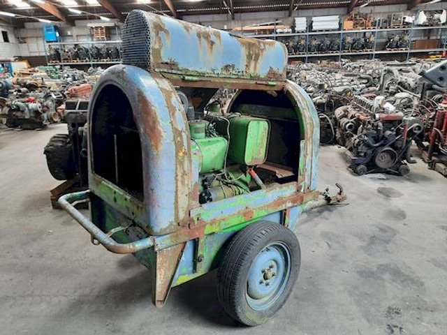 Deutz F2L912 - Zračni kompresor: slika Deutz F2L912 - Zračni kompresor Deutz F2L912 - Zračni kompresor: slika Deutz F2L912 - Zračni kompresor