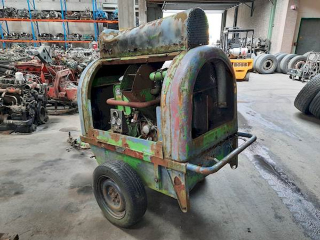 Deutz F2L912 - Zračni kompresor: slika Deutz F2L912 - Zračni kompresor Deutz F2L912 - Zračni kompresor: slika Deutz F2L912 - Zračni kompresor