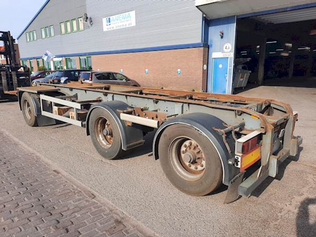 Floor FLA-3-101 - Transporter kontejnera/ Poluprikolica s izmjenjivim sanducima: slika Floor FLA-3-101 - Transporter kontejnera/ Poluprikolica s izmjenjivim sanducima Floor FLA-3-101 - Transporter kontejnera/ Poluprikolica s izmjenjivim sanducima: slika Floor FLA-3-101 - Transporter kontejnera/ Poluprikolica s izmjenjivim sanducima