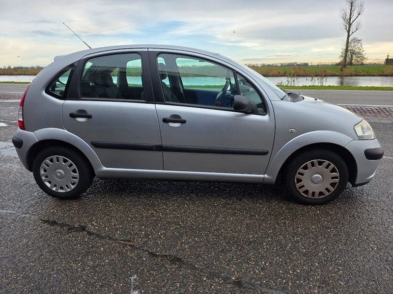 Citroën C3 - Kamion: slika Citroën C3 - Kamion Citroën C3 - Kamion: slika Citroën C3 - Kamion