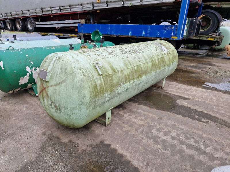 LPG / GAS GASTANK 2350 LITER - Spremnik goriva: slika LPG / GAS GASTANK 2350 LITER - Spremnik goriva LPG / GAS GASTANK 2350 LITER - Spremnik goriva: slika LPG / GAS GASTANK 2350 LITER - Spremnik goriva