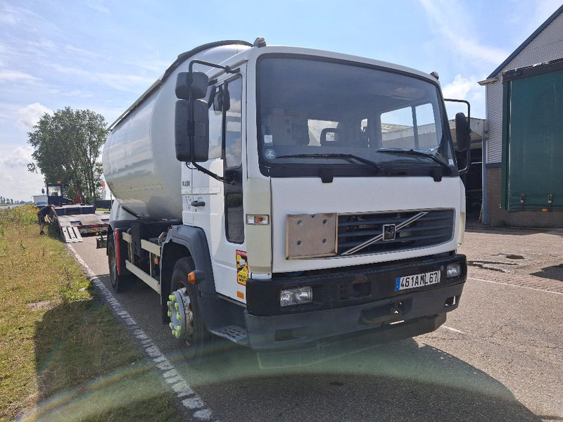 Volvo FL 250 GAS / LPG - Kamion cisterna: slika Volvo FL 250 GAS / LPG - Kamion cisterna Volvo FL 250 GAS / LPG - Kamion cisterna: slika Volvo FL 250 GAS / LPG - Kamion cisterna