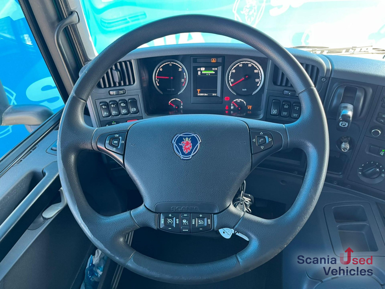 SCANIA P 320 DB6x2*4MNB RETARDER FULL AIR 8T TAIL LIFT 2T - Kamion sandučar: slika SCANIA P 320 DB6x2*4MNB RETARDER FULL AIR 8T TAIL LIFT 2T - Kamion sandučar SCANIA P 320 DB6x2*4MNB RETARDER FULL AIR 8T TAIL LIFT 2T - Kamion sandučar: slika SCANIA P 320 DB6x2*4MNB RETARDER FULL AIR 8T TAIL LIFT 2T - Kamion sandučar