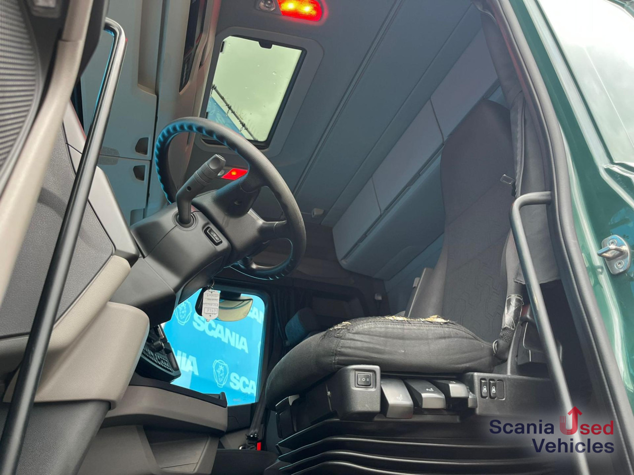 SCANIA R 410 A4x2NA RETARDER ADR FL LED ACC - Tegljač: slika SCANIA R 410 A4x2NA RETARDER ADR FL LED ACC - Tegljač SCANIA R 410 A4x2NA RETARDER ADR FL LED ACC - Tegljač: slika SCANIA R 410 A4x2NA RETARDER ADR FL LED ACC - Tegljač